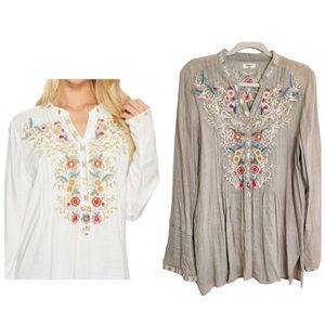 Dylan by True Light Grey Grit Floral Embroidered Long Sleeve Blouse EUC sz S